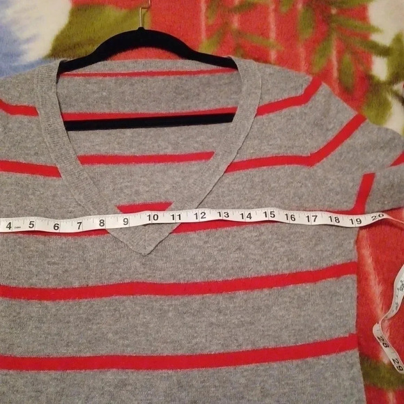 🌹BCBG sweater - Picture 8 of 11